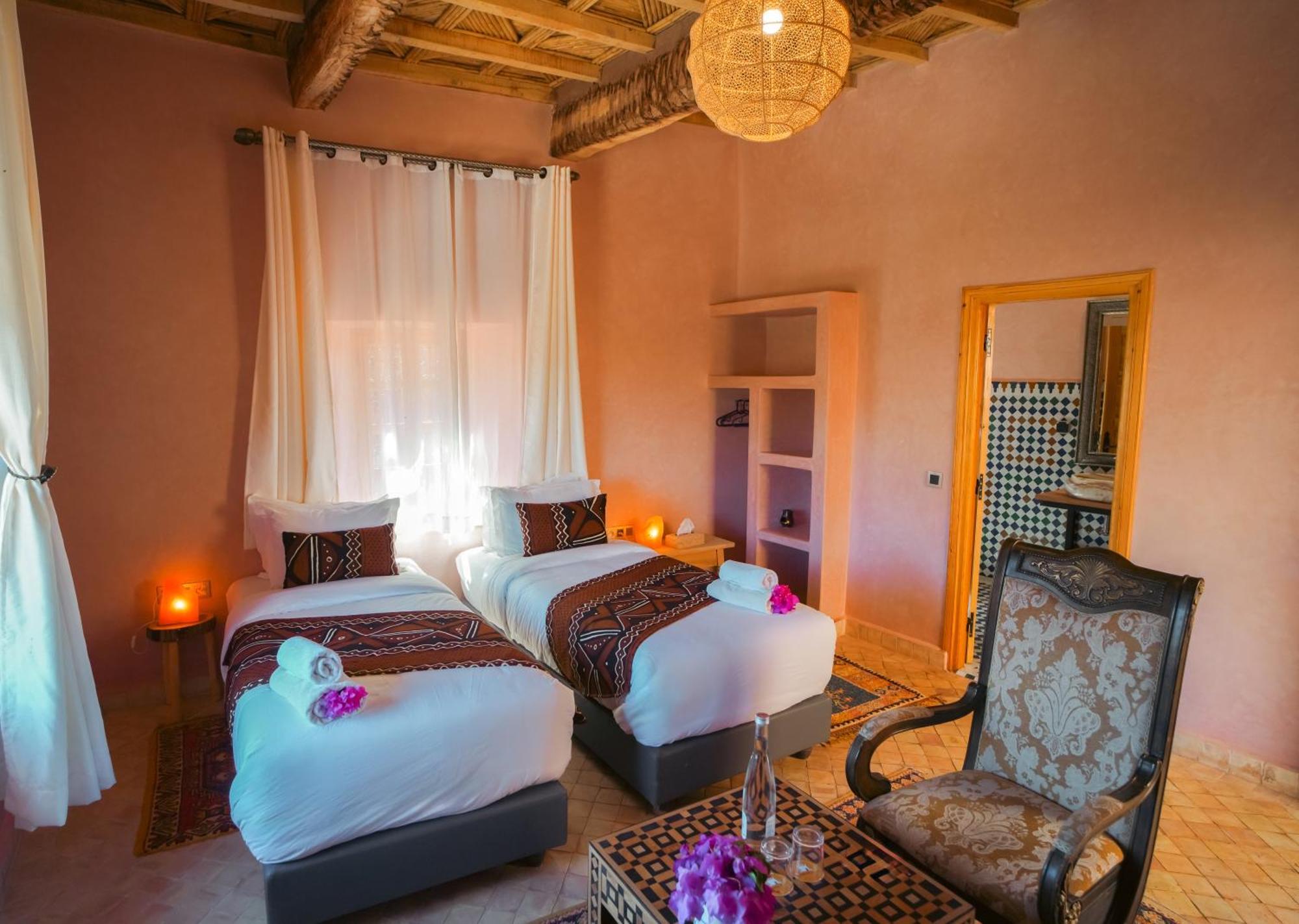 Отель Kasbah Hnini Igdaoun Экстерьер фото